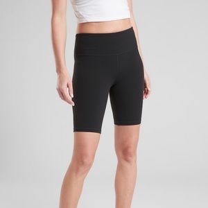 Athleta Elation 8” Short in Powervita